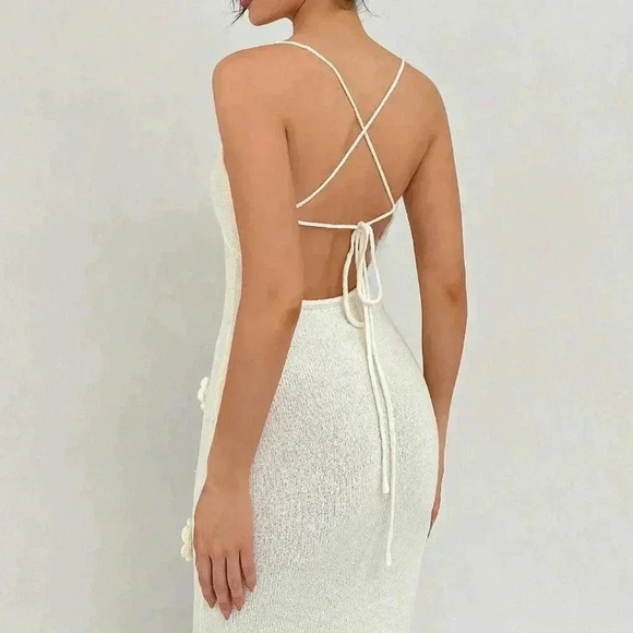 Beige Elegant Women's Backless Knit Dress With Tailored Flowers - Picture 2 of 5